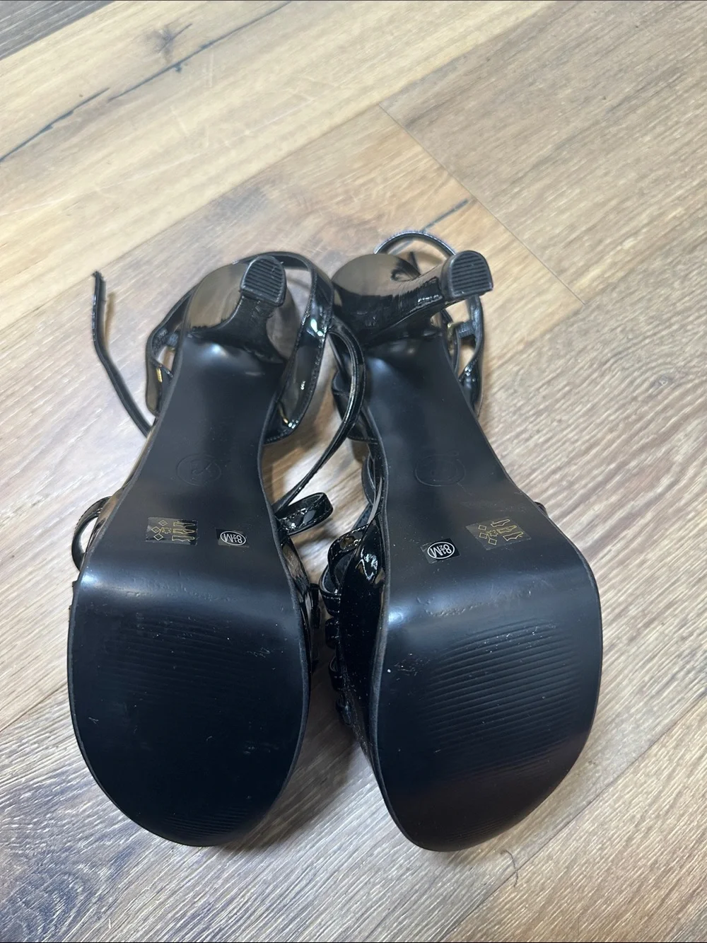 Chinese Laundry Black Patent Platform Strappy Sandals (18)